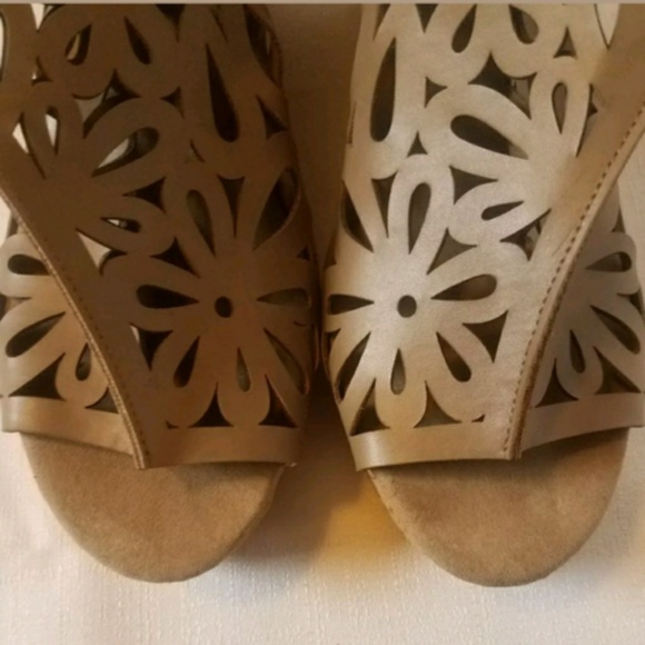 NWOB Pierre Dumas Lolita-3 Wedge Sandals, Taupe A8 - Picture 2 of 4